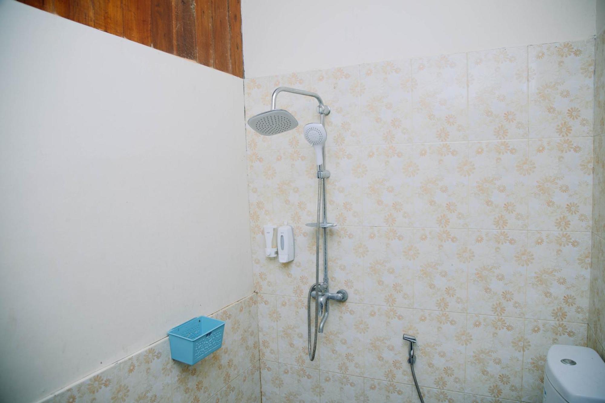 Reddoorz At Villa Bukit Senyum Lombok Kuripan  Eksteriør billede