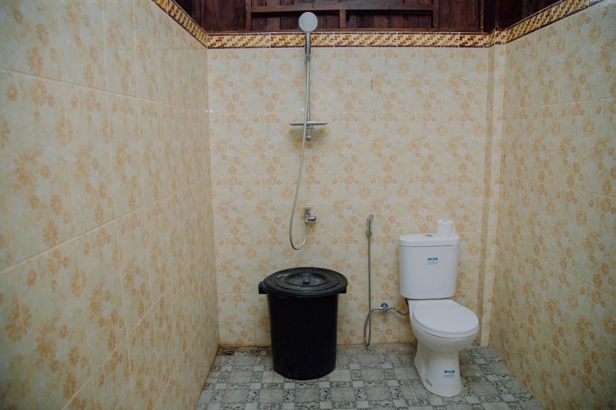Reddoorz At Villa Bukit Senyum Lombok Kuripan  Eksteriør billede