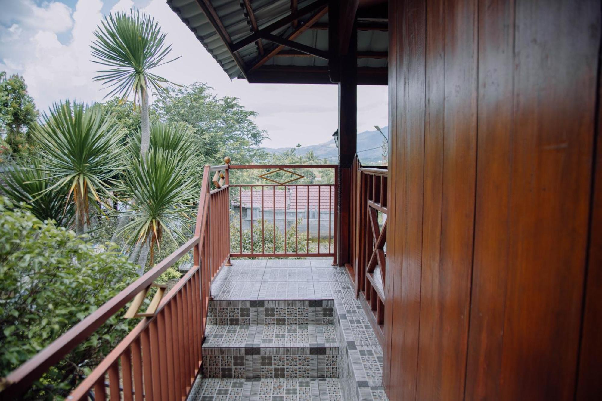 Reddoorz At Villa Bukit Senyum Lombok Kuripan  Eksteriør billede